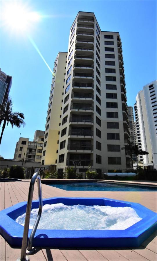 גולד קוסט Surfers Holiday Apartments מראה חיצוני תמונה