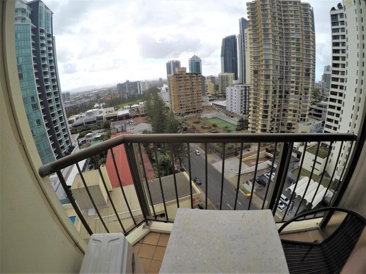גולד קוסט Surfers Holiday Apartments מראה חיצוני תמונה