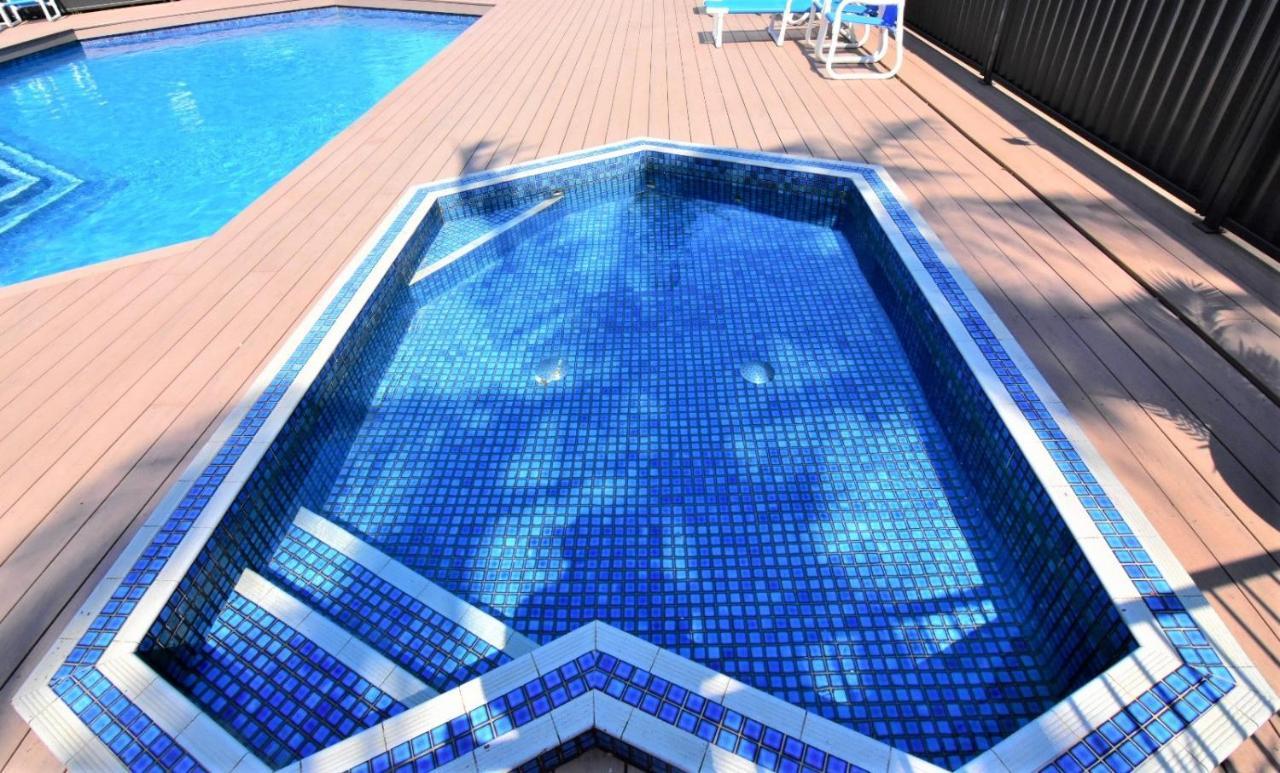 גולד קוסט Surfers Holiday Apartments מראה חיצוני תמונה