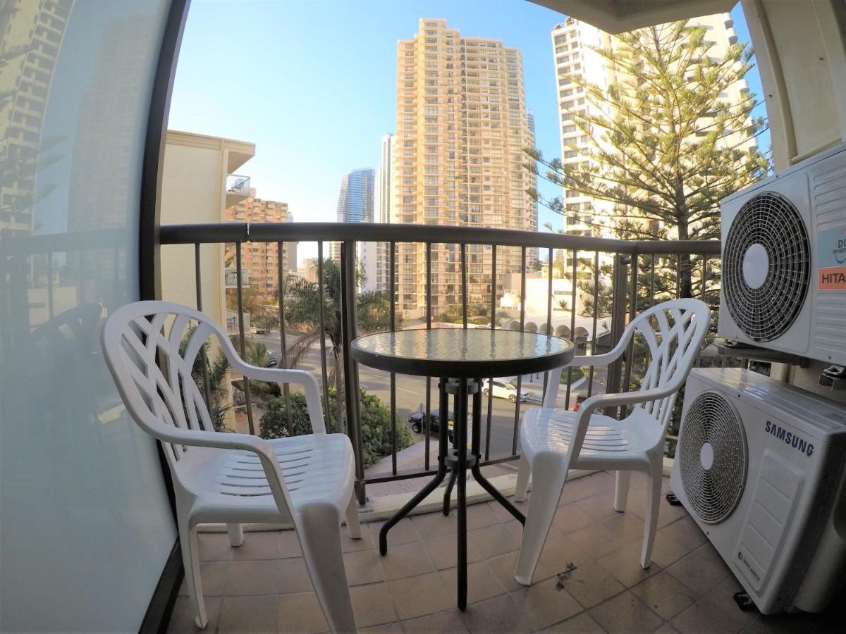 גולד קוסט Surfers Holiday Apartments מראה חיצוני תמונה
