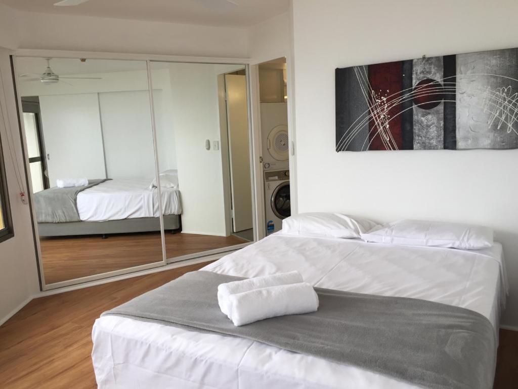 גולד קוסט Surfers Holiday Apartments מראה חיצוני תמונה