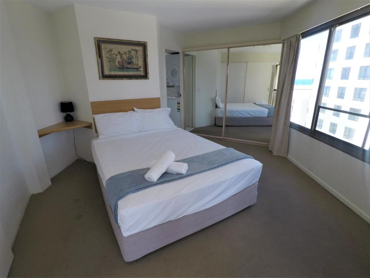 גולד קוסט Surfers Holiday Apartments מראה חיצוני תמונה
