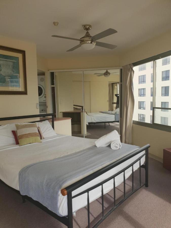 גולד קוסט Surfers Holiday Apartments מראה חיצוני תמונה