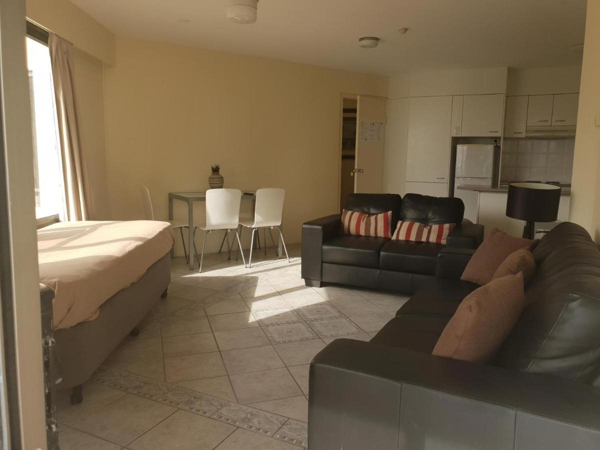 גולד קוסט Surfers Holiday Apartments מראה חיצוני תמונה