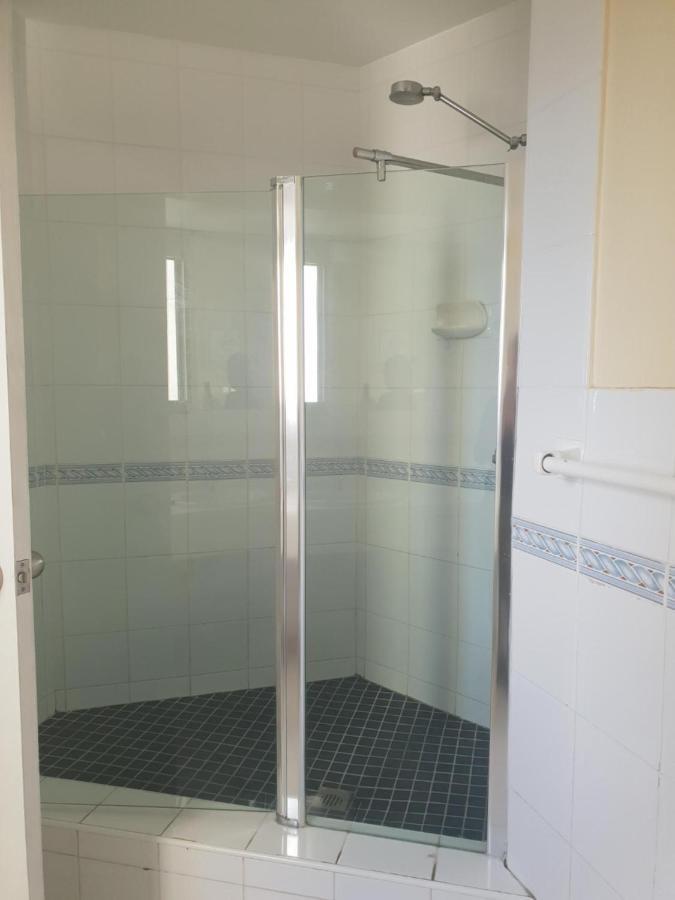 גולד קוסט Surfers Holiday Apartments מראה חיצוני תמונה